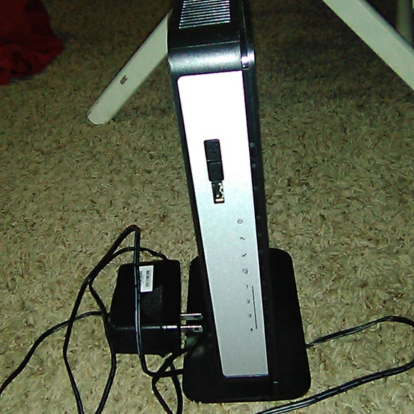 Netgear CG3000Dv230 DOCIS 3.0 Modem with wireless router - Picture 4 of 6